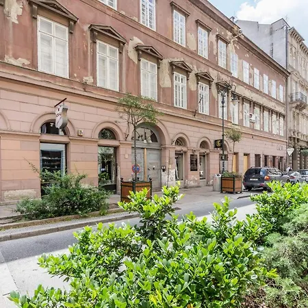 Bpr King Street Vintage Design With A/c * Budapest